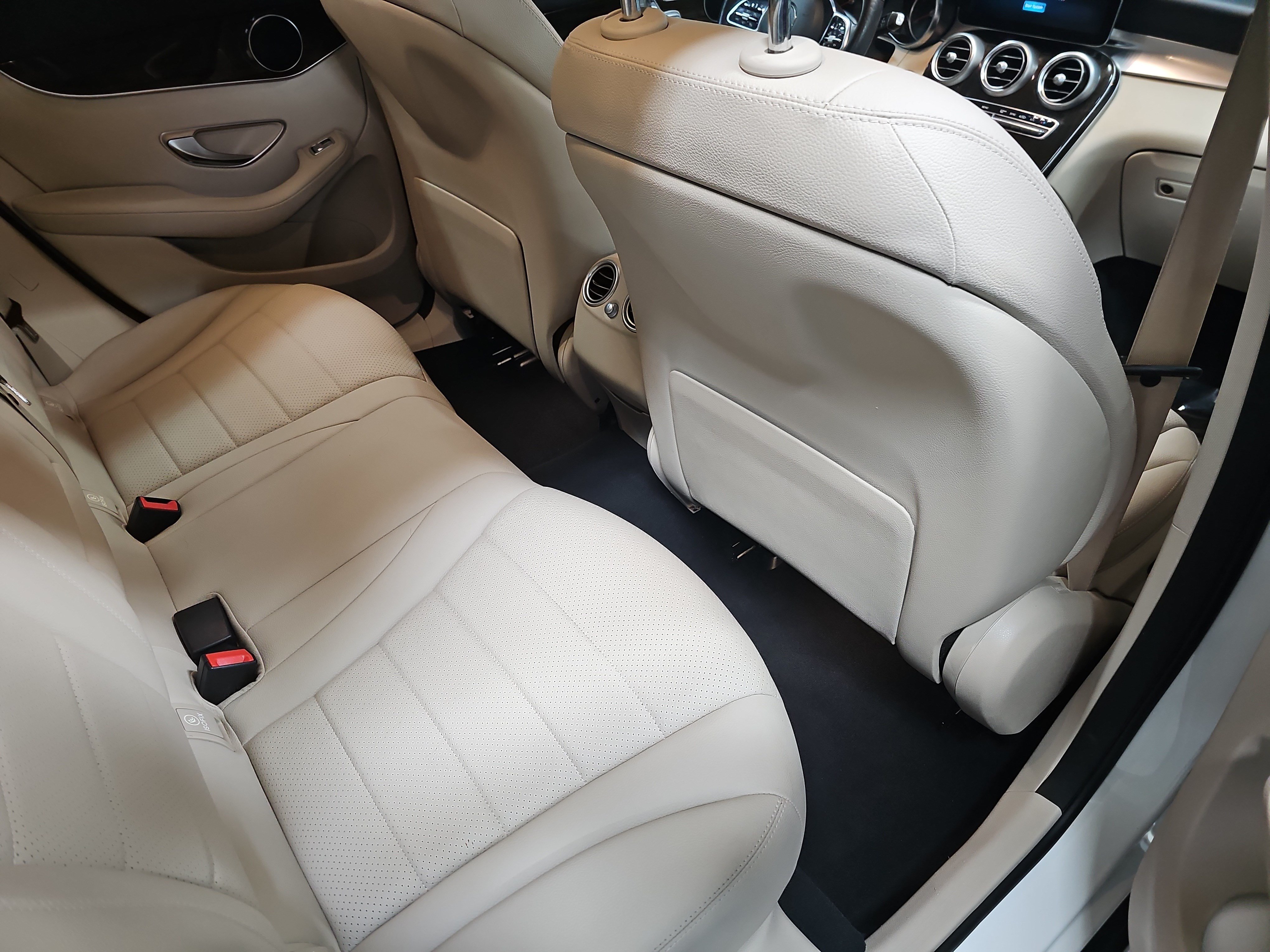 Used 2021 Mercedes-Benz GLC 300 image 11
