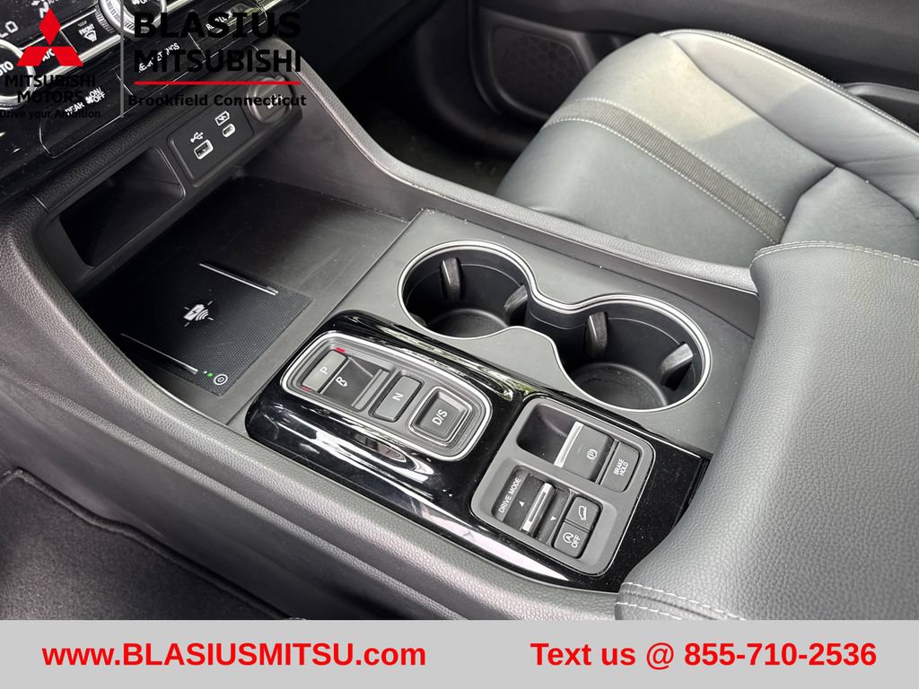 Used 2023 Honda Pilot Touring image 17
