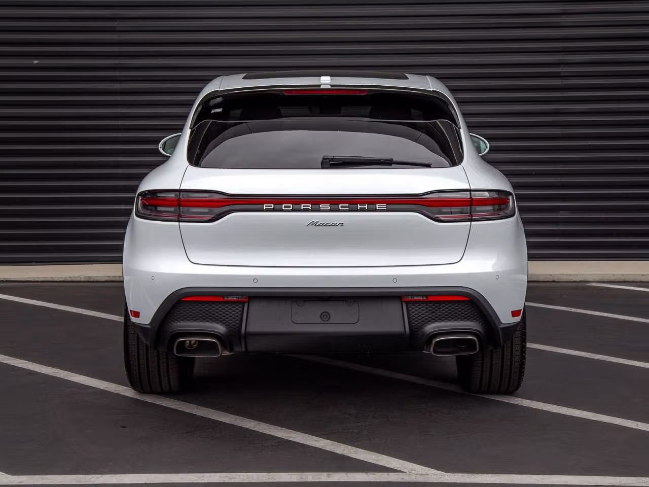 New 2026 Porsche Macan AWD/4WD image 3