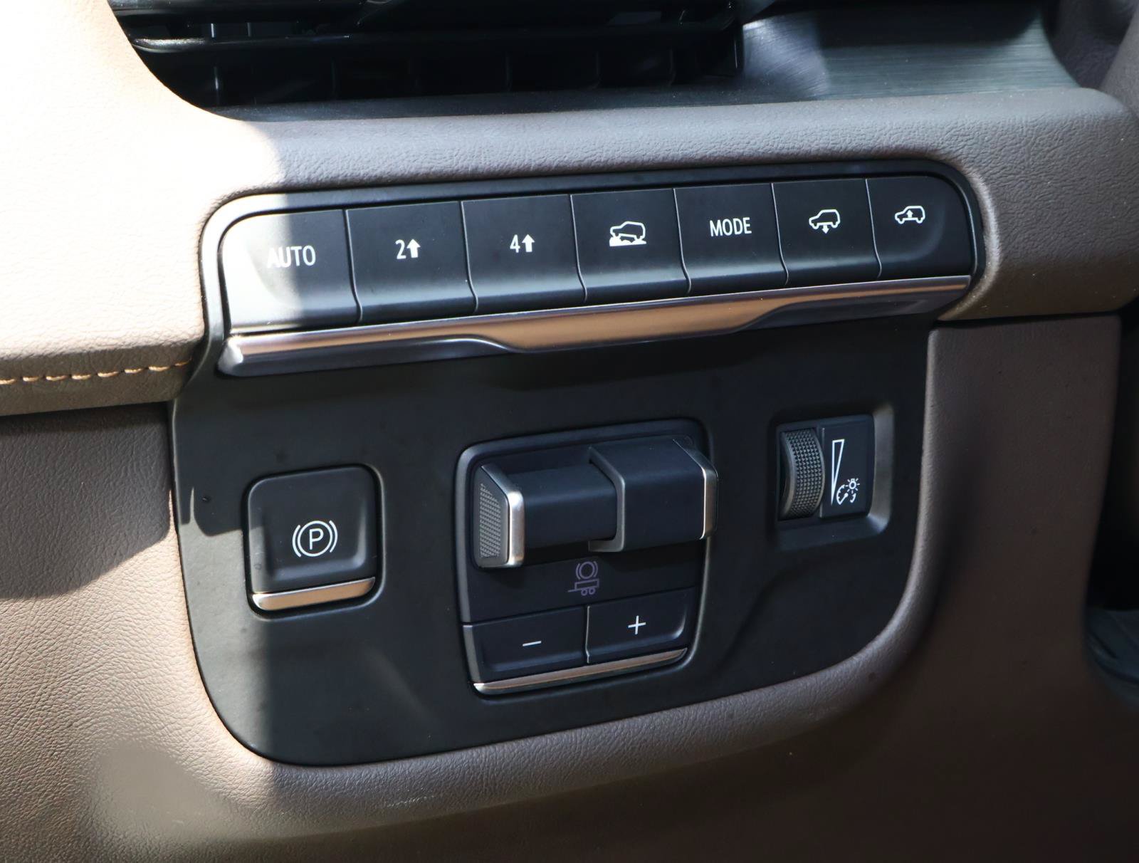 Used 2022 Cadillac Escalade ESV Sport w/ Touring Package AWD/4WD image 32