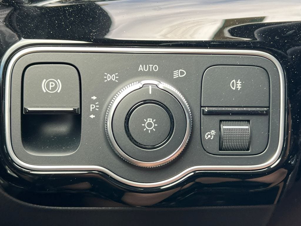 New 2025 Mercedes-Benz CLA 250 4MATIC image 17