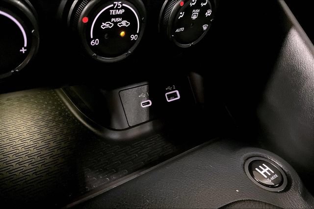 Used 2024 Nissan Z Performance w/ Floor Mat Package RWD image 31