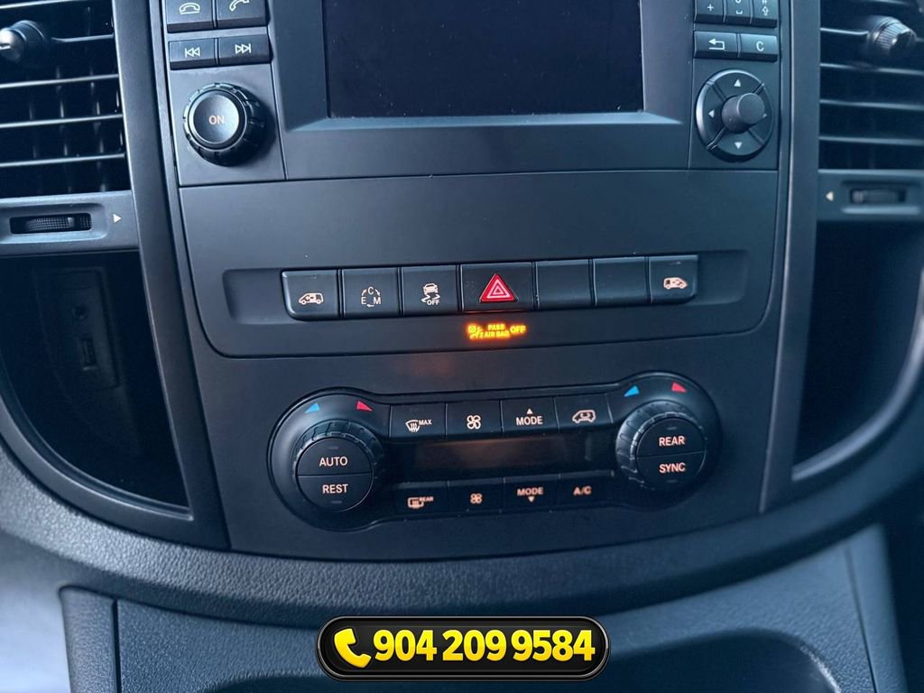 Used 2018 Mercedes-Benz Metris Passenger image 18