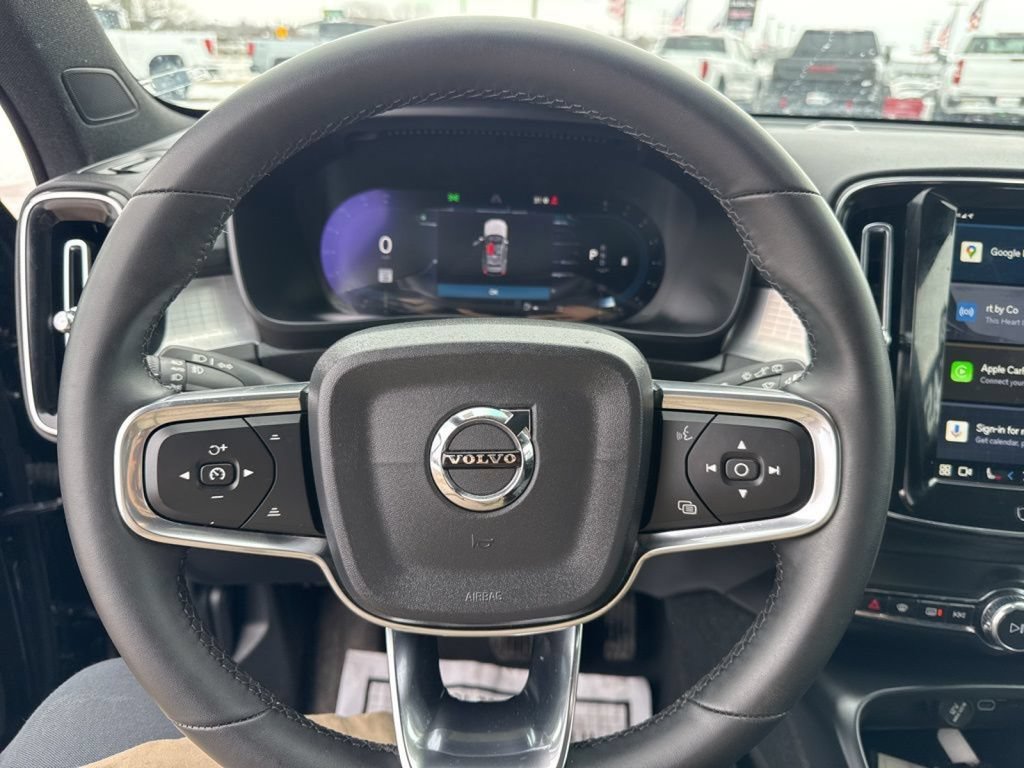 Used 2024 Volvo XC40 B5 Core AWD/4WD image 25