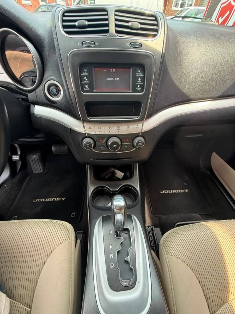 Used 2013 Dodge Journey SXT w/ Flexible Seating Group FWD image 21