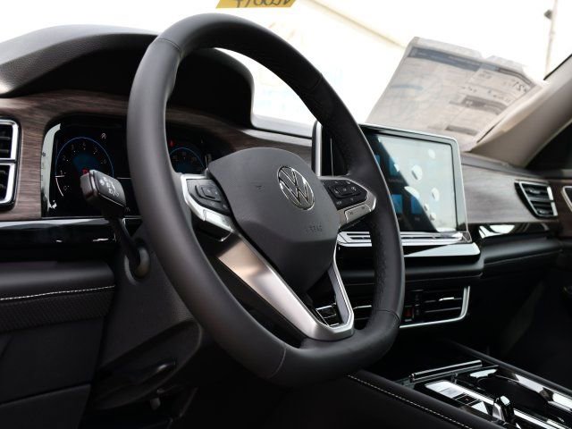 New 2026 Volkswagen Atlas SEL Premium R-Line image 13