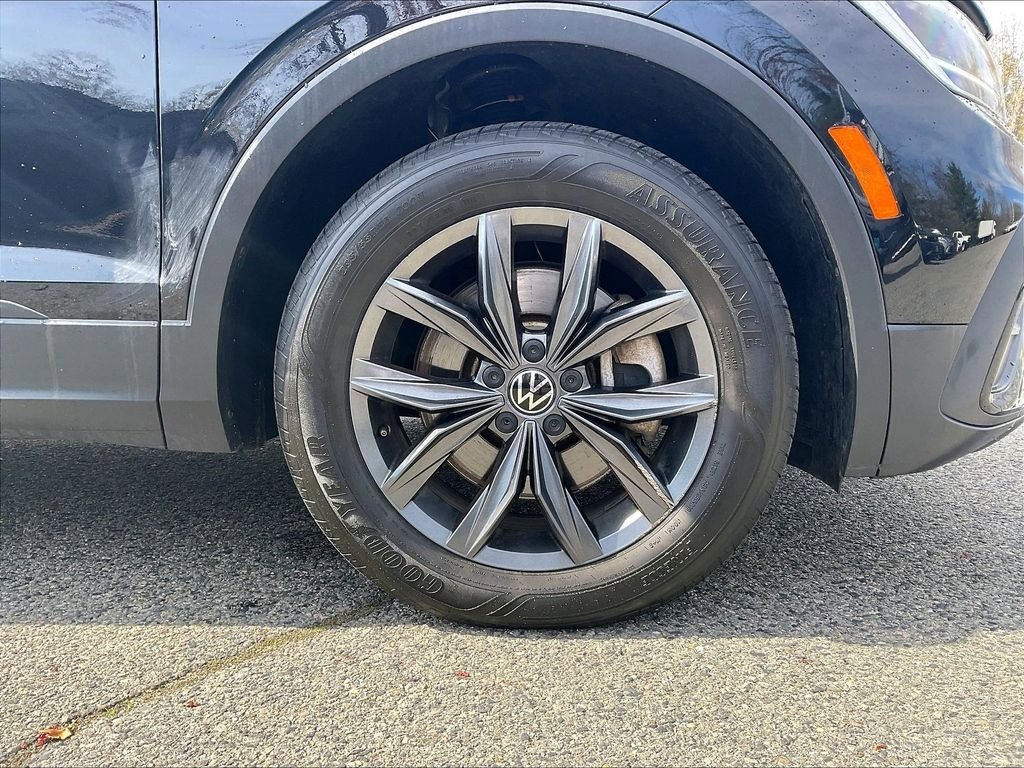 Used 2023 Volkswagen Tiguan SE AWD/4WD image 6