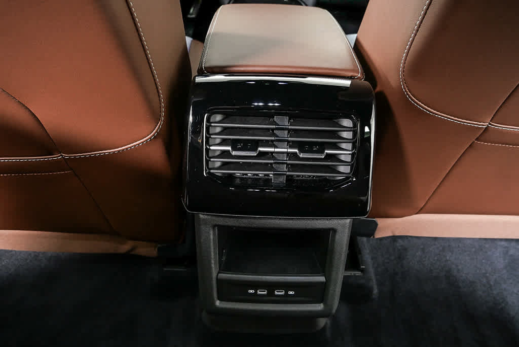 Used 2024 Volkswagen ID.4 2WD image 23