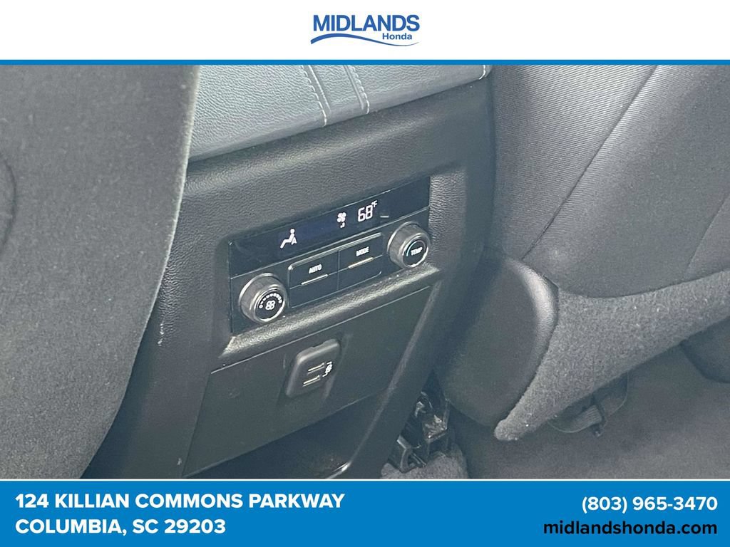 Used 2020 Chevrolet Traverse LT FWD image 12