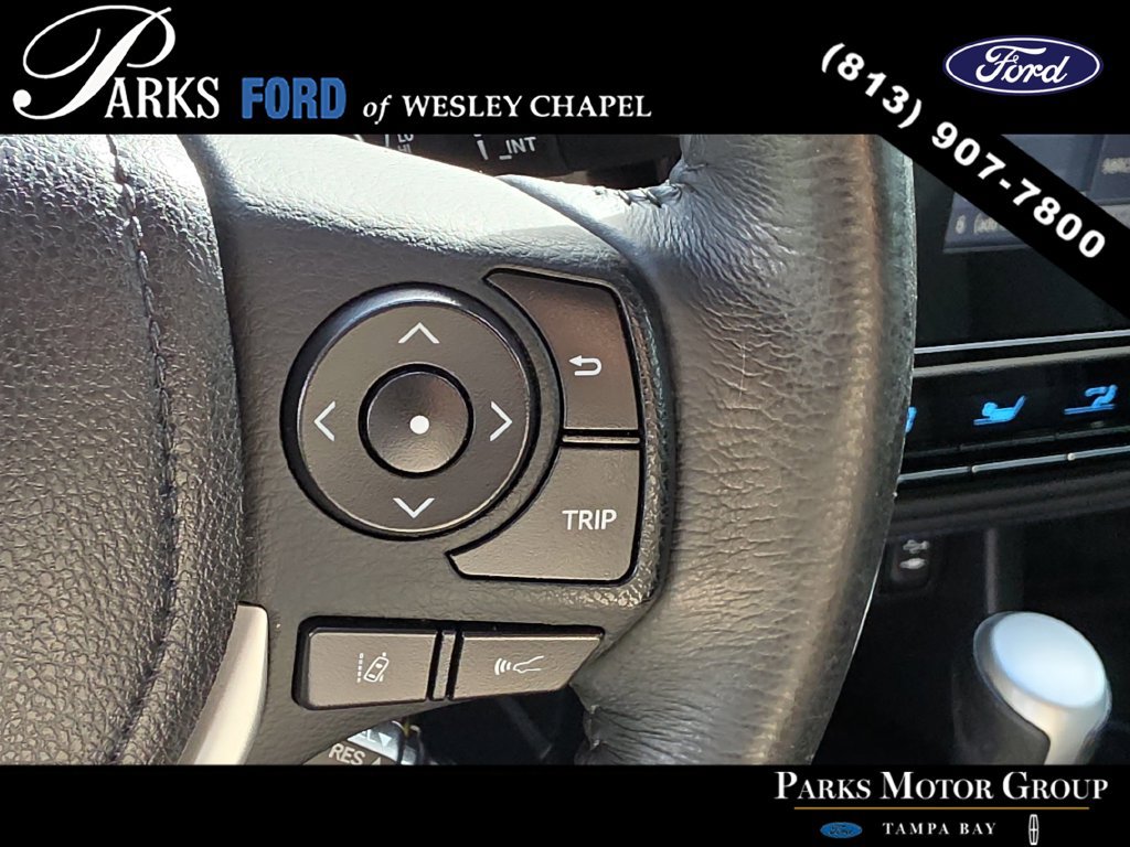 Used 2017 Toyota Corolla SE FWD image 28