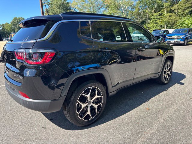 Used 2025 Jeep Compass Limited AWD/4WD image 5
