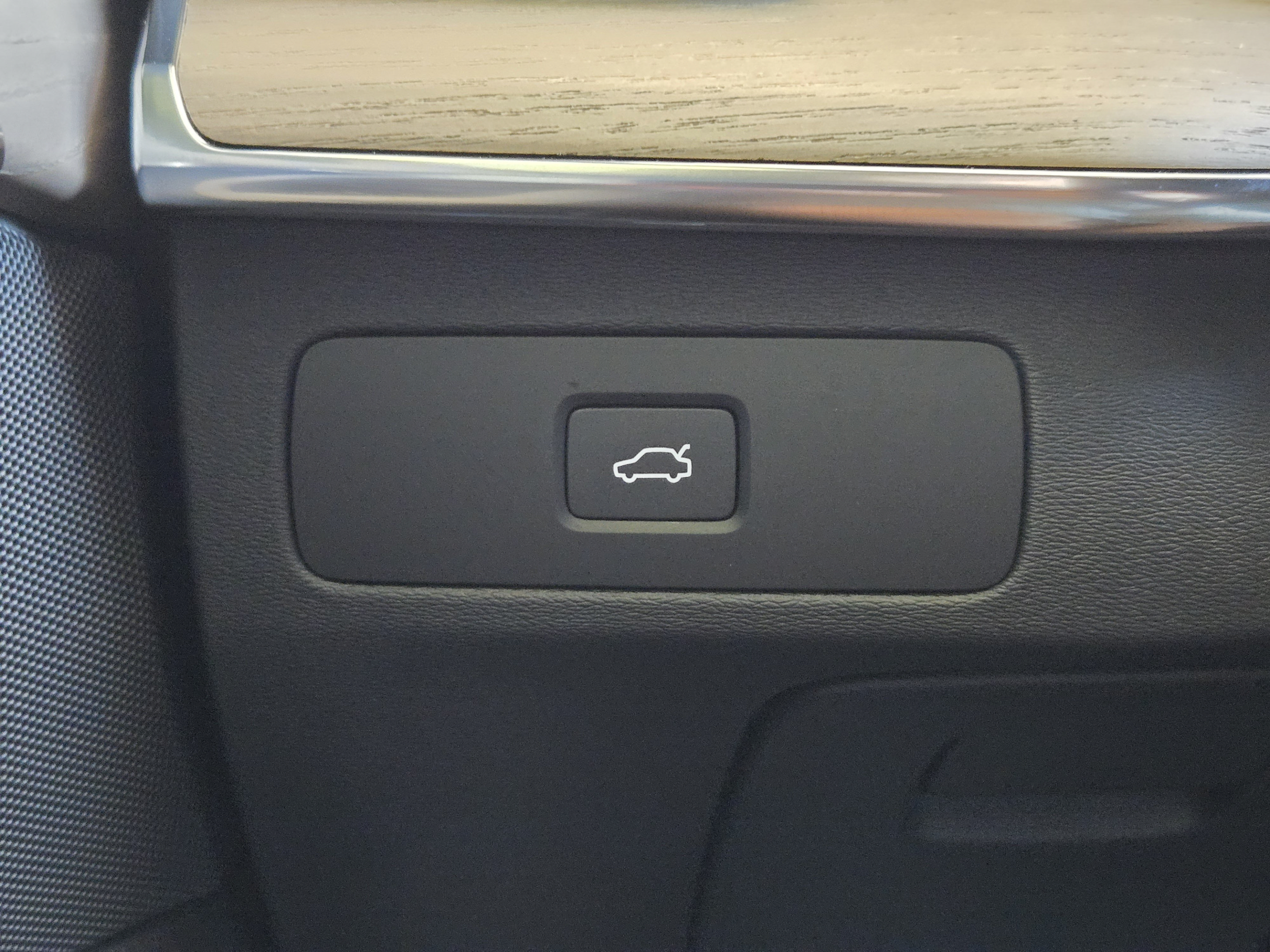 Certified 2026 Volvo XC90 B6 Plus w/ Protection Package Premier AWD/4WD image 20