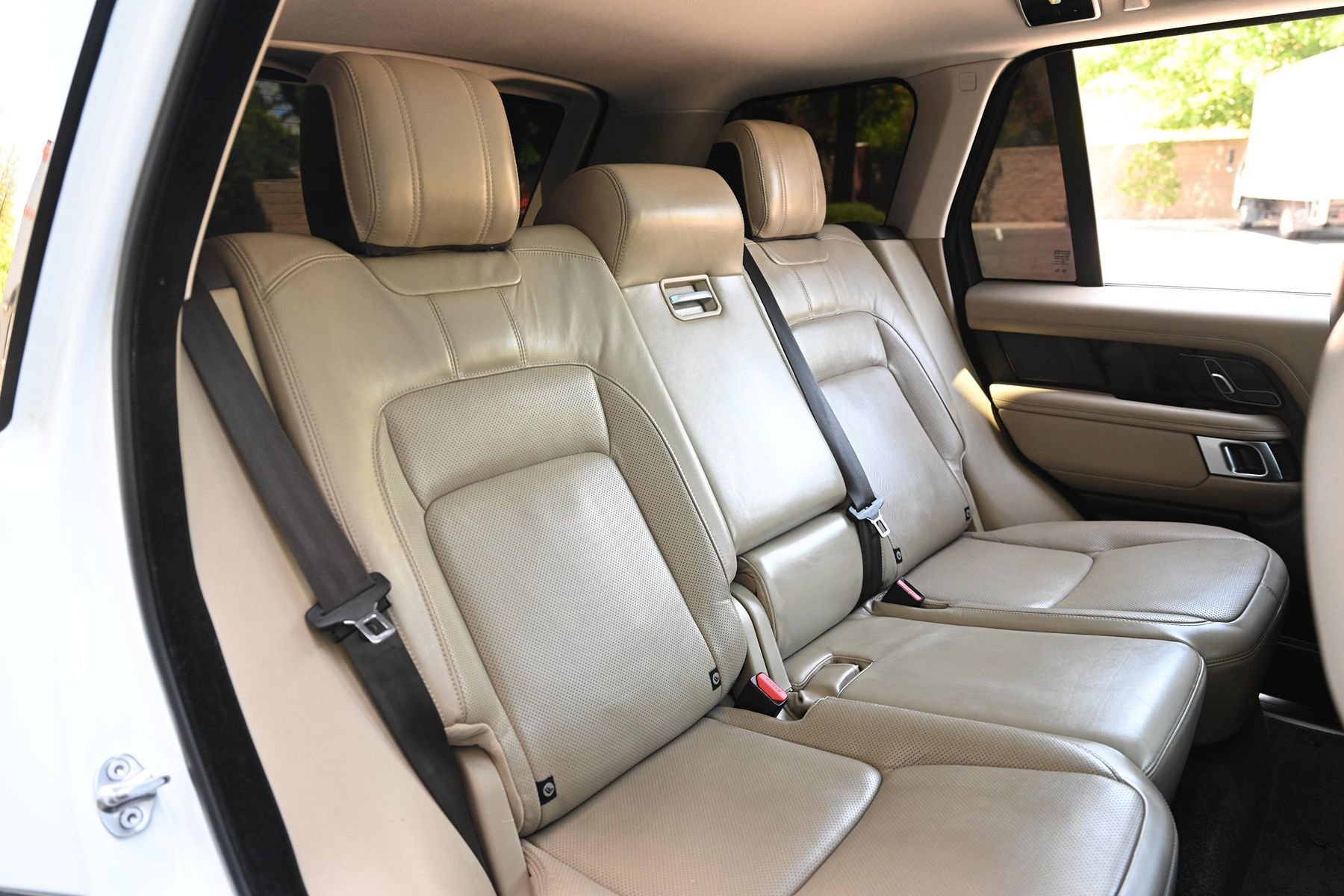 Used 2018 Land Rover Range Rover HSE AWD/4WD image 17