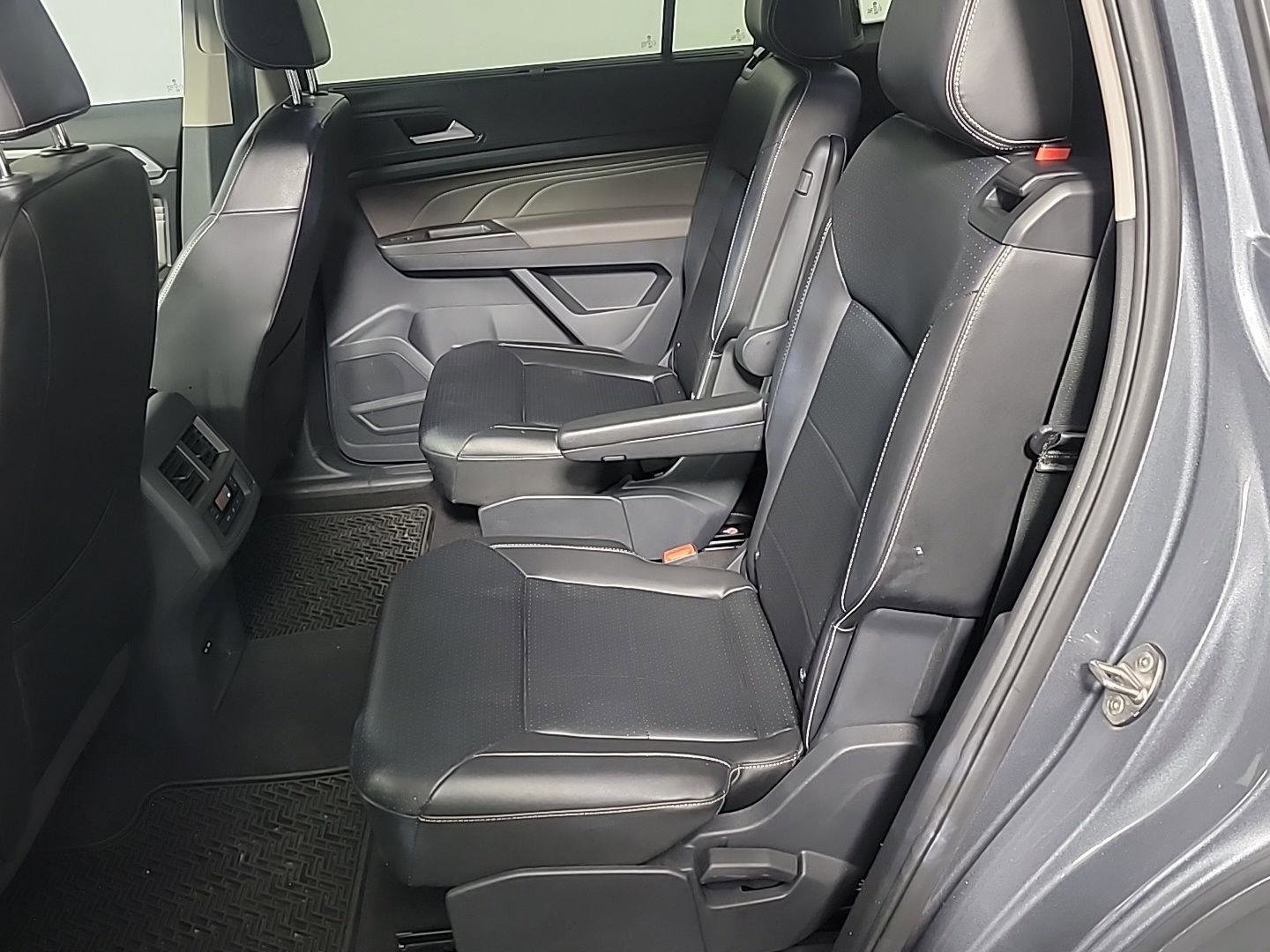 Used 2022 Volkswagen Atlas SE w/ Panoramic Sunroof Package image 17