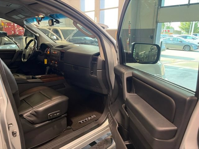 Used 2008 Nissan Titan LE w/ Tow Pkg AWD/4WD image 14