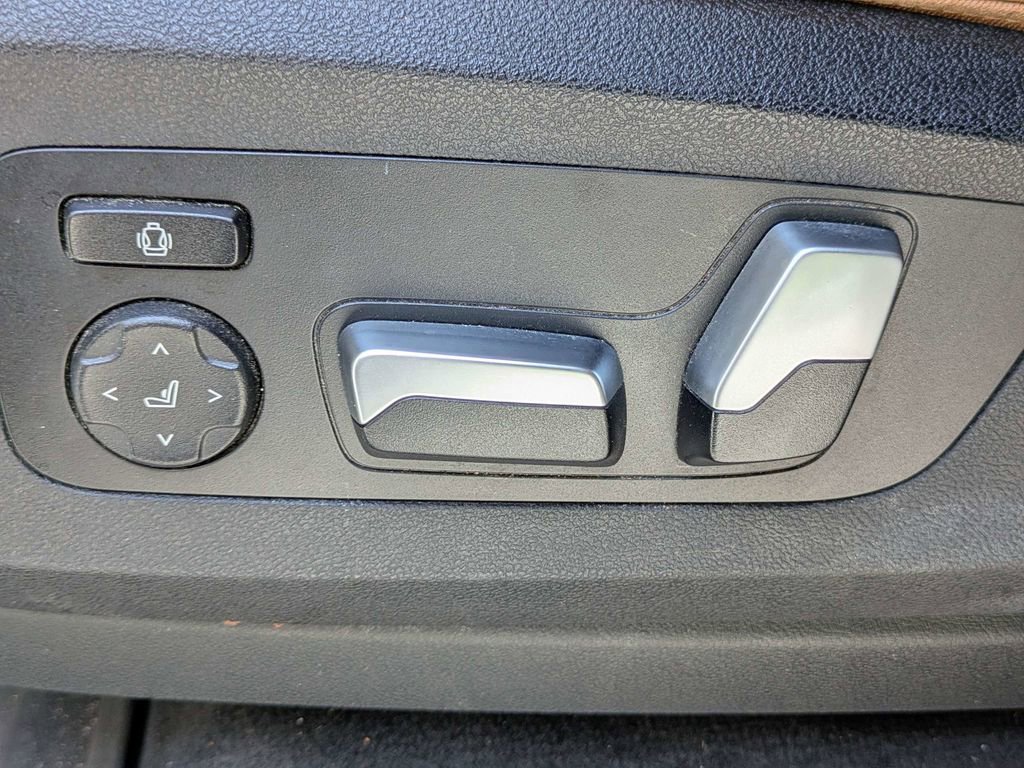 Used 2021 BMW X5 xDrive40i w/ M Sport Package image 20