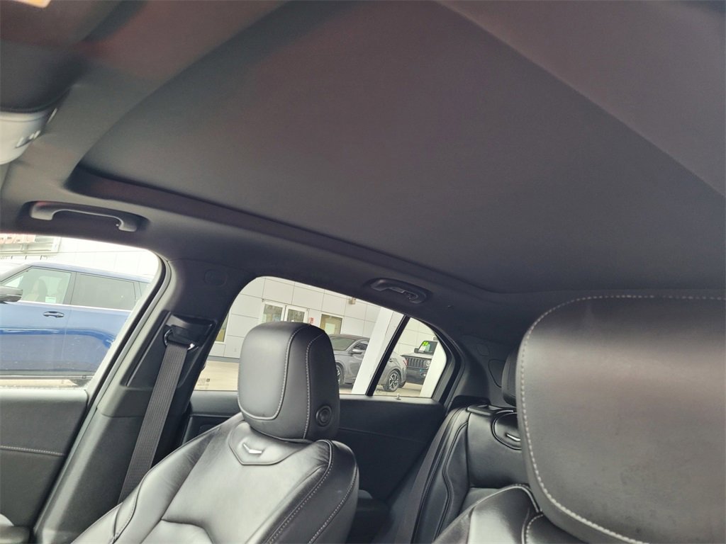 Used 2019 Cadillac XT4 Premium Luxury w/ Technology Package image 8