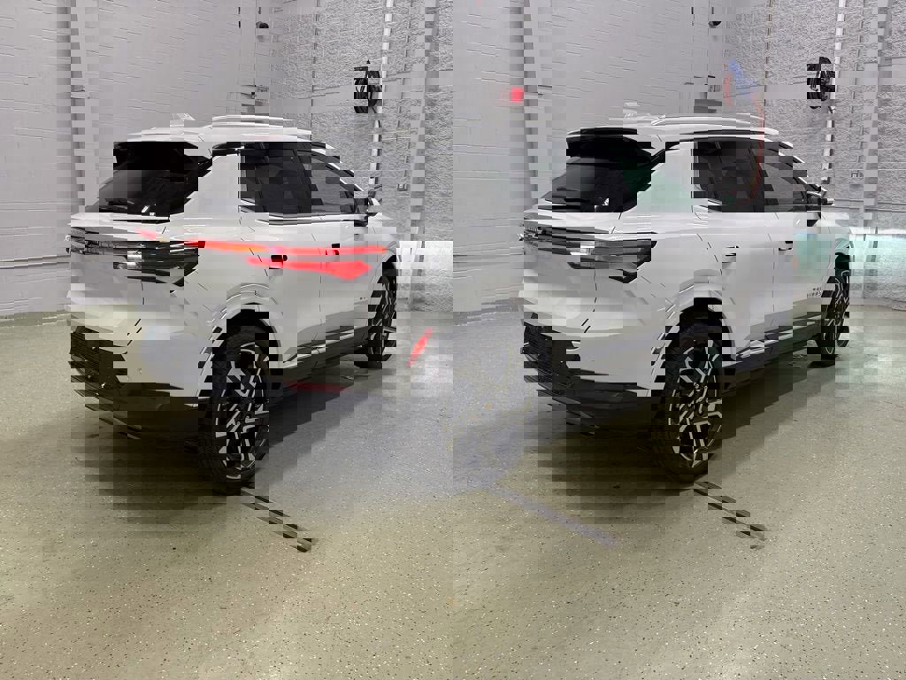 New 2026 Chevrolet Equinox EV LT w/ Convenience Package II image 3