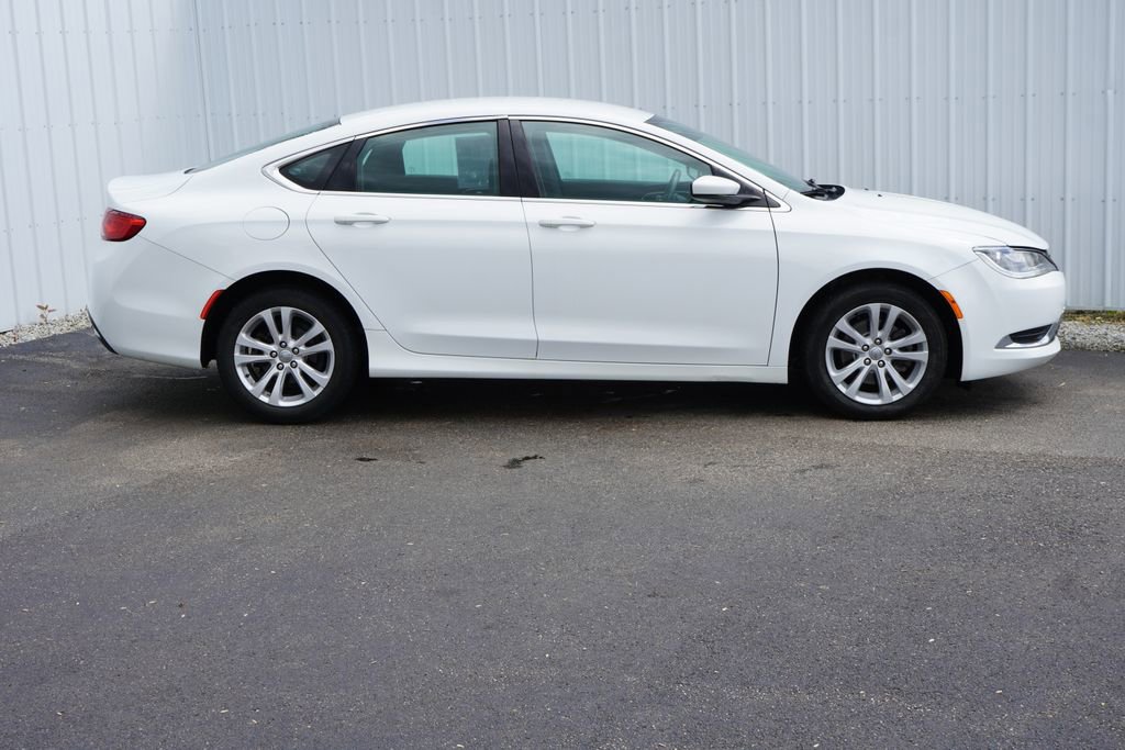 Used 2016 Chrysler 200 Limited FWD video 2