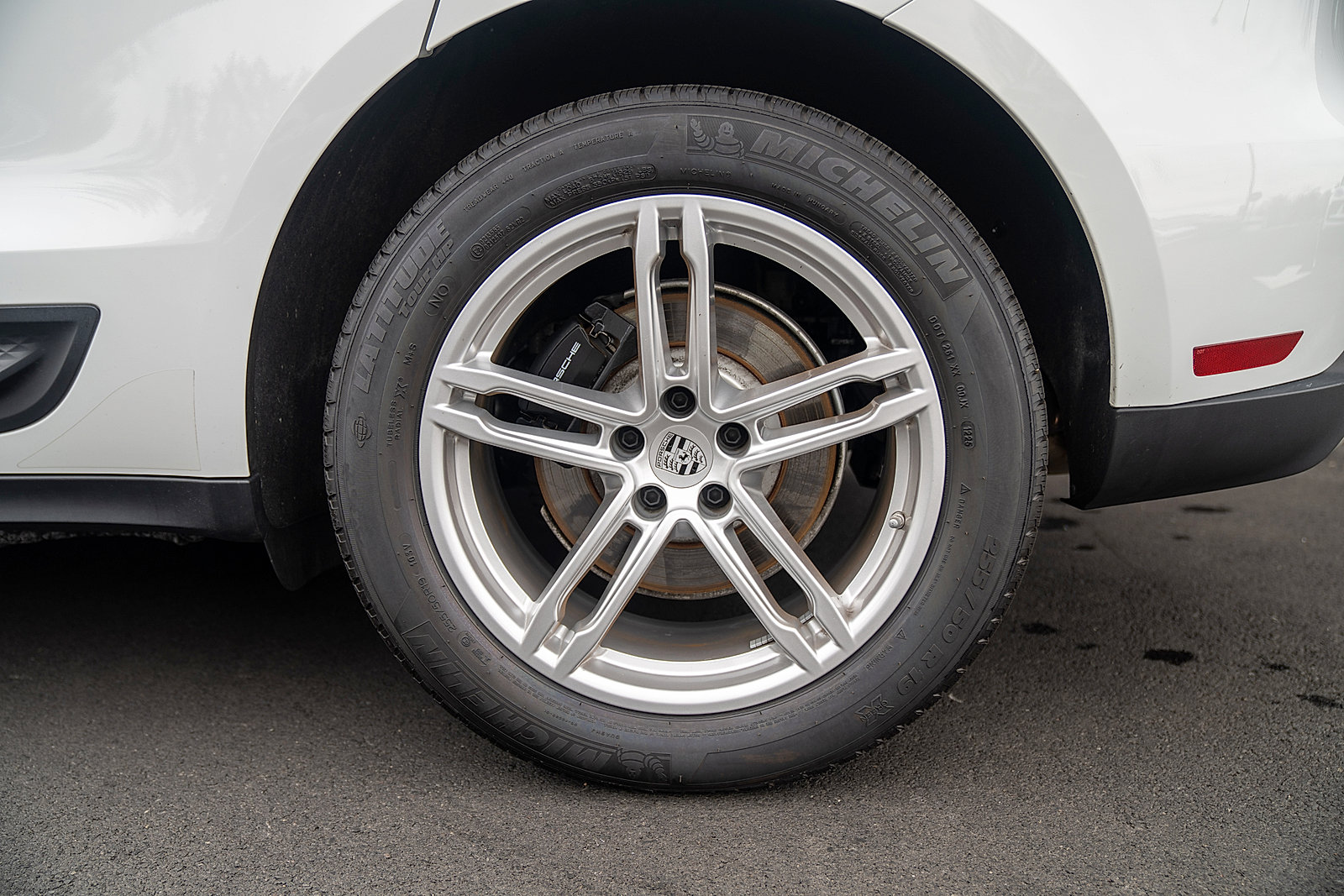 Certified 2026 Porsche Macan AWD/4WD image 25