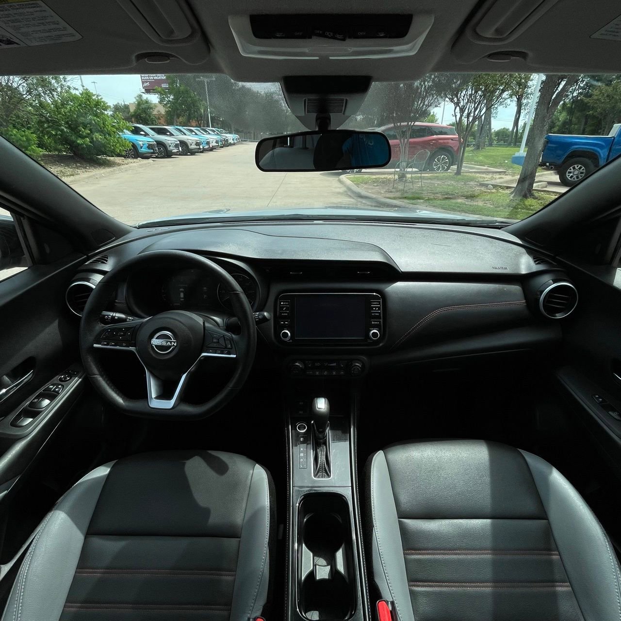 Used 2024 Nissan Kicks SR w/ SR Premium Package FWD image 11