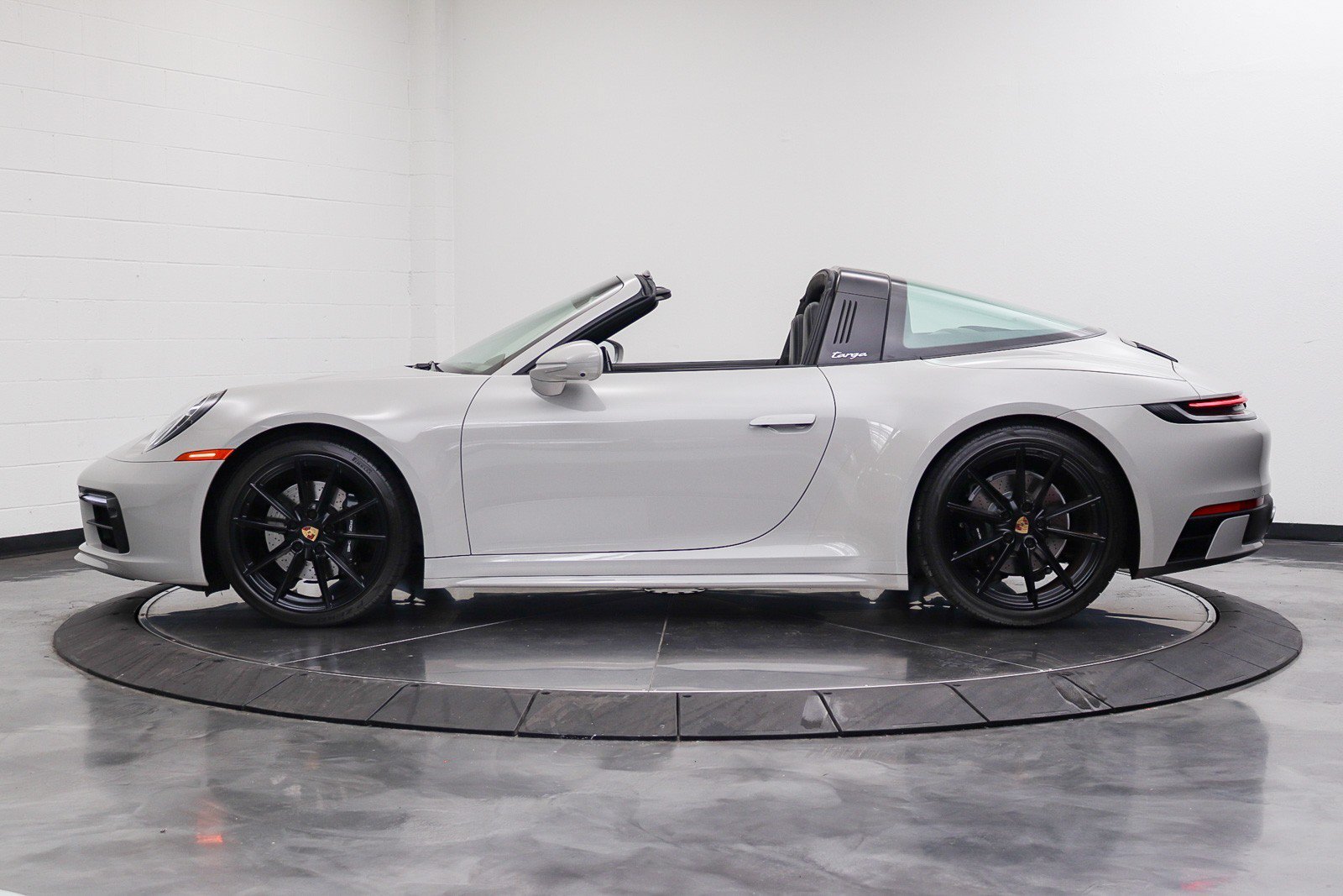 Used 2022 Porsche 911 Targa 4S AWD/4WD image 10