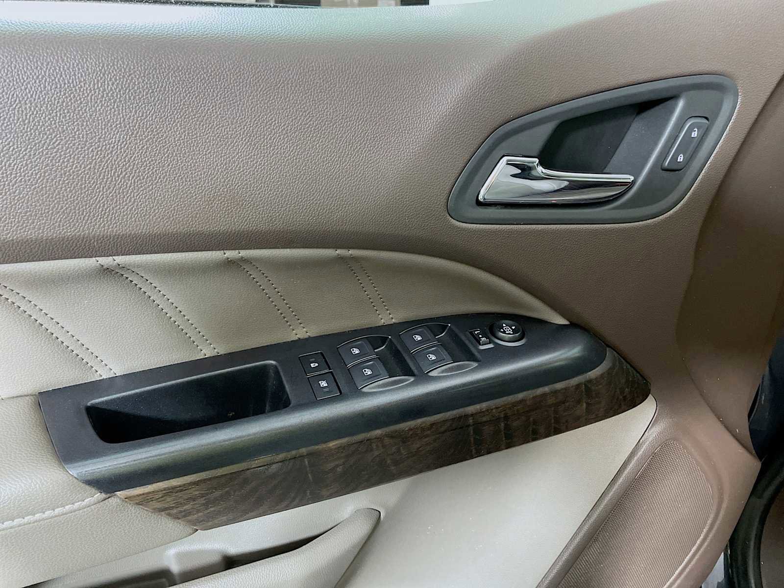 Used 2021 GMC Canyon Denali image 16