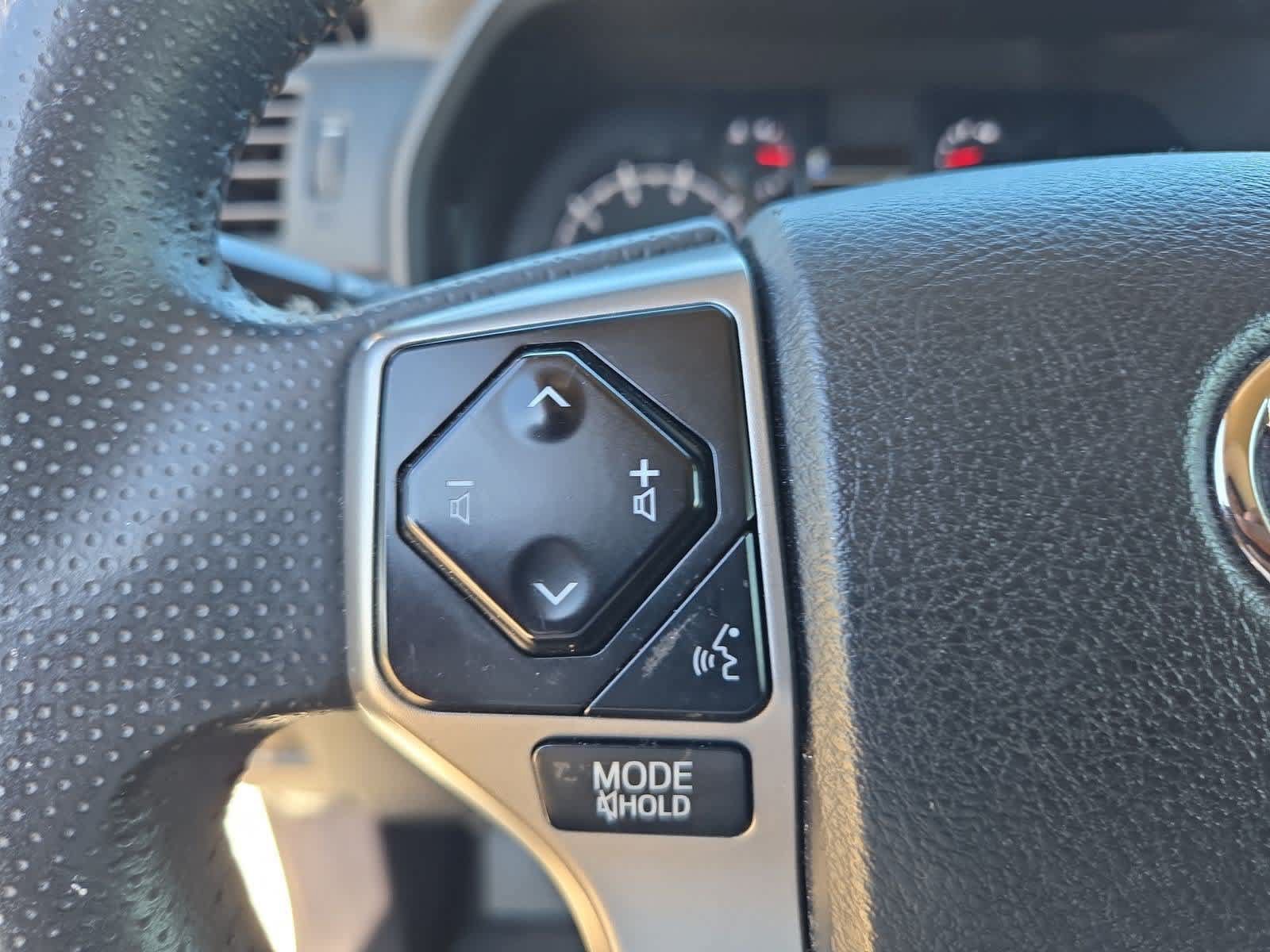 Used 2023 Toyota 4Runner SR5 AWD/4WD image 22