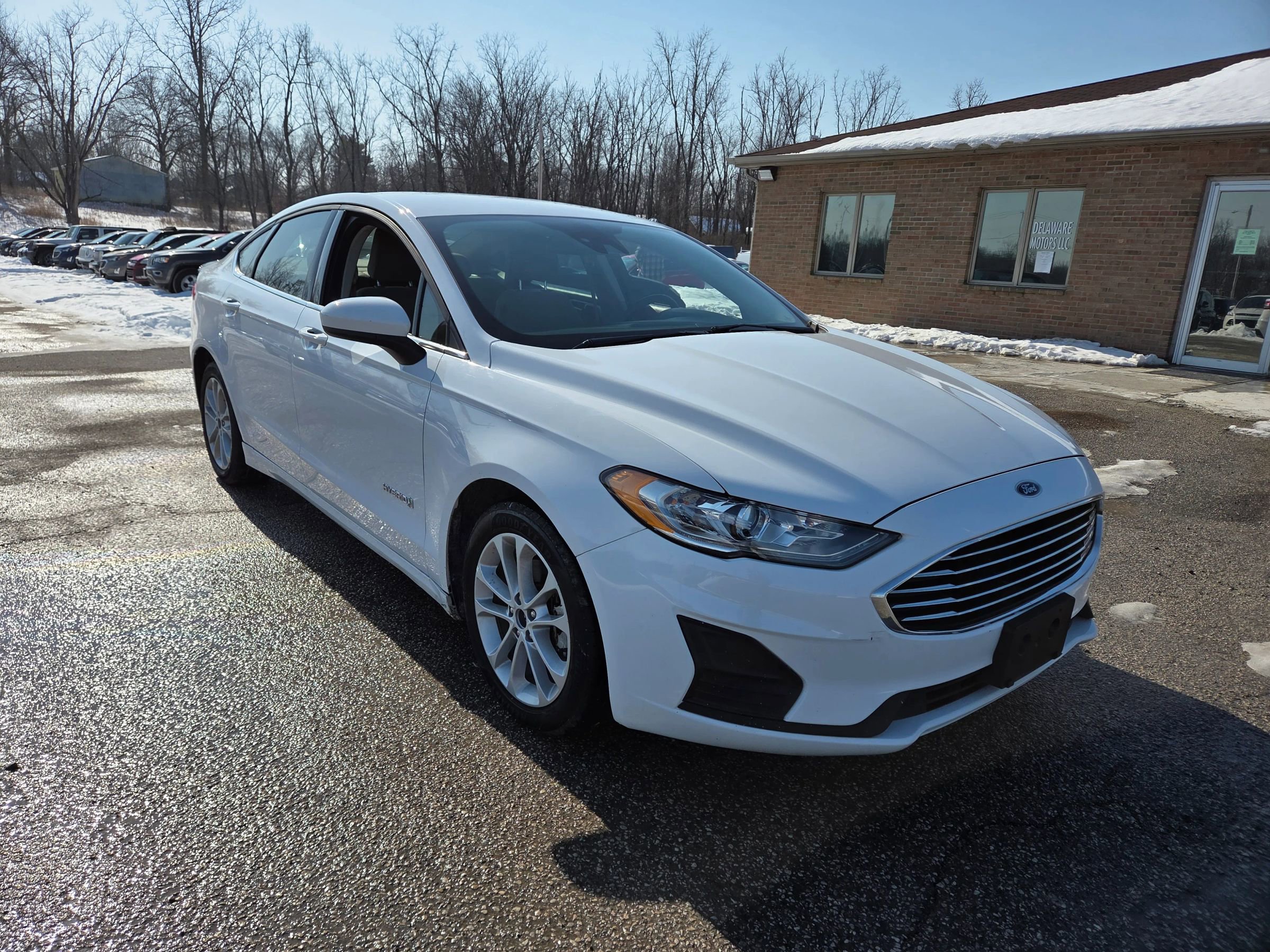 Used 2019 Ford Fusion SE image 3