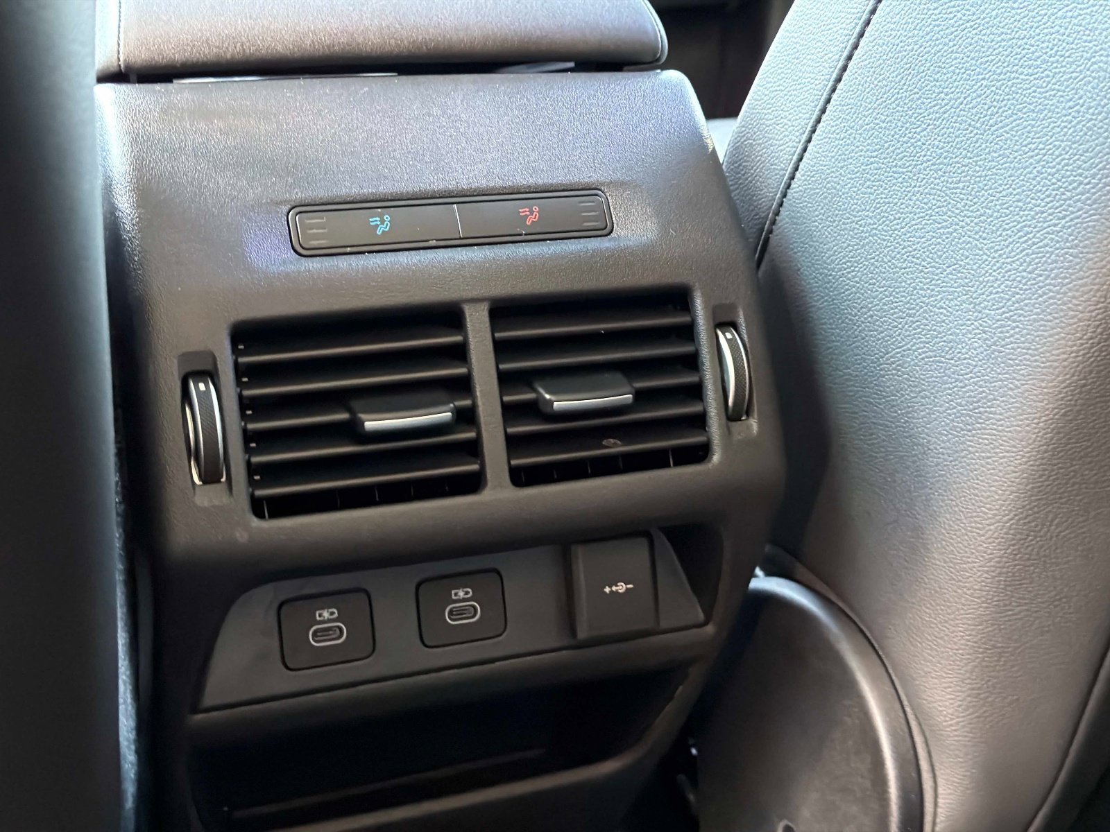 Used 2025 Land Rover Discovery Sport S image 32