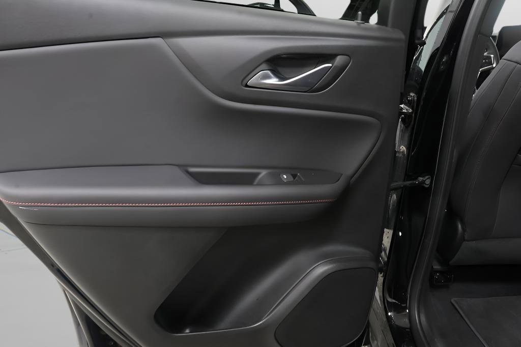 Used 2025 Chevrolet Blazer RS FWD image 24