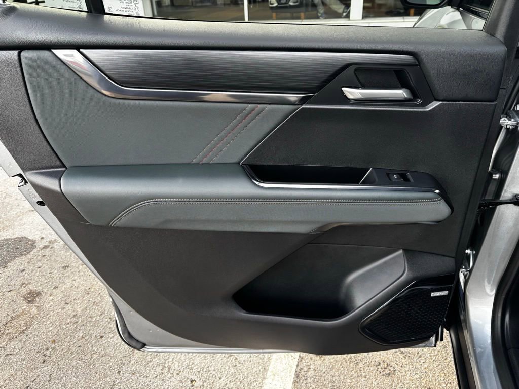 Used 2025 GMC Acadia AT4 w/ LPO, Floor Liner Package image 23