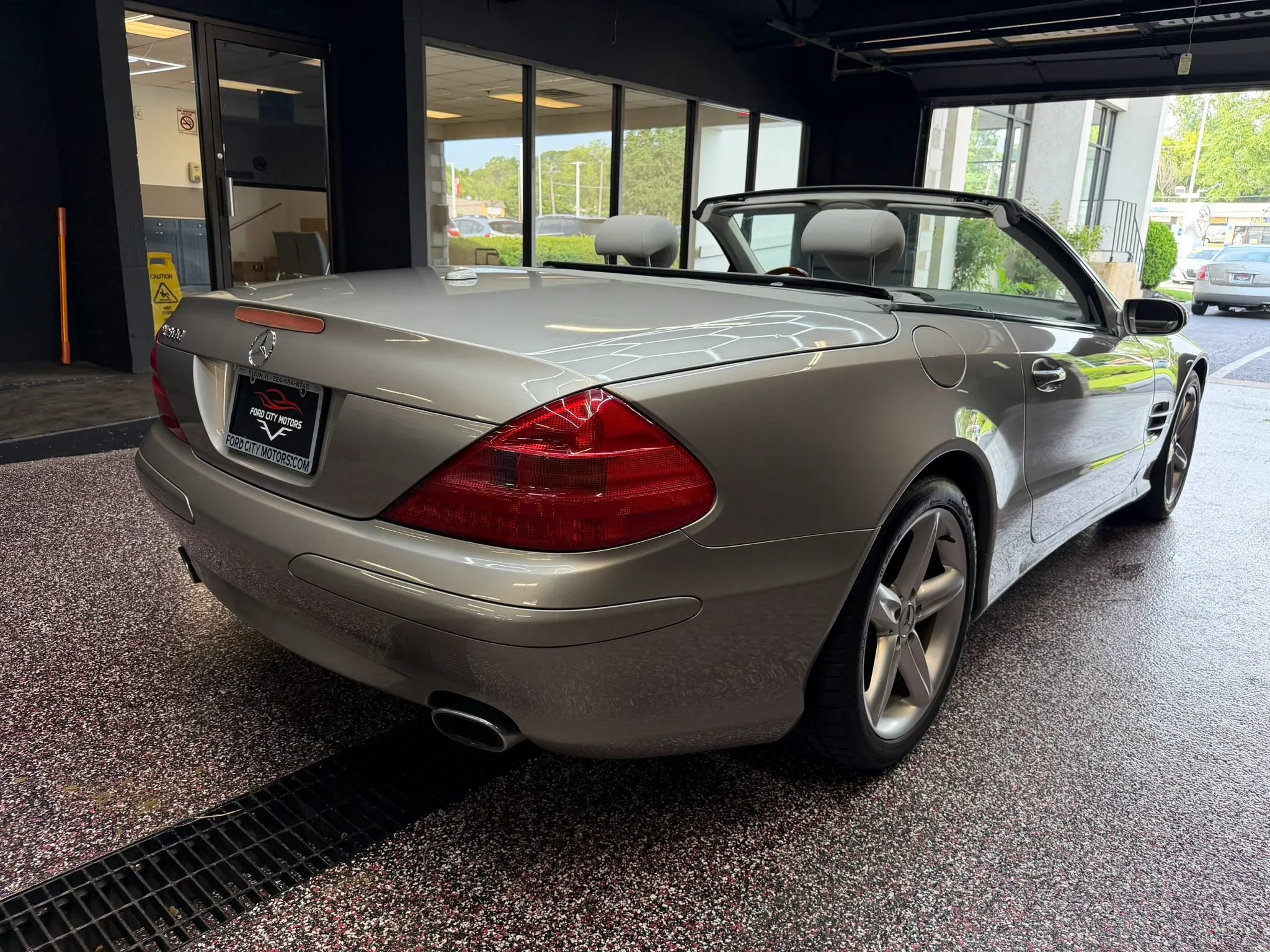 Used 2005 Mercedes-Benz SL 500 image 11