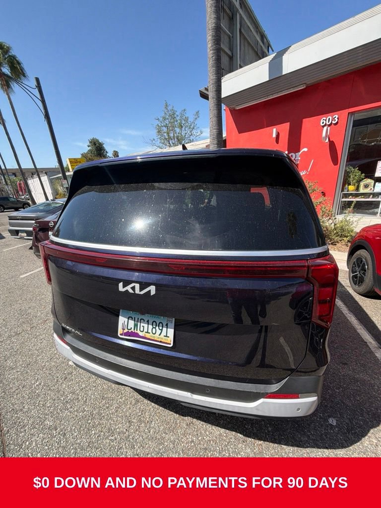 Used 2025 Kia Carnival FWD image 7