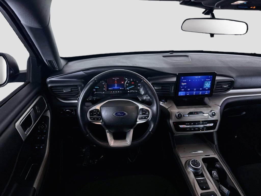 Used 2023 Ford Explorer XLT RWD image 16