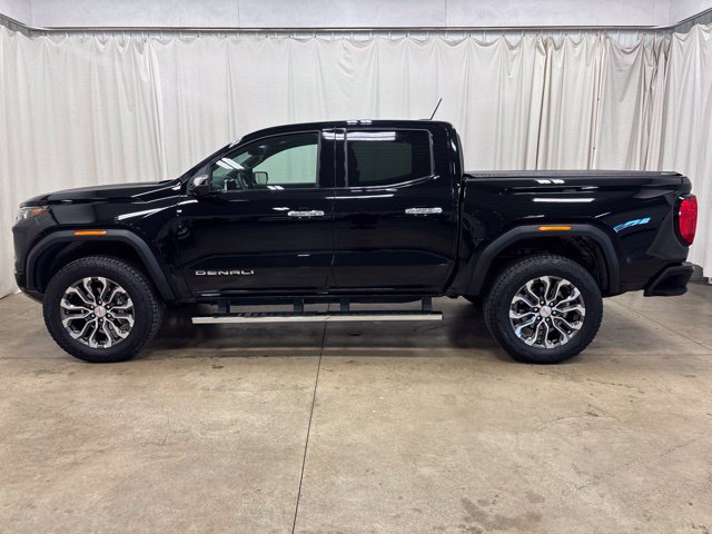 Used 2026 GMC Canyon Denali AWD/4WD image 7
