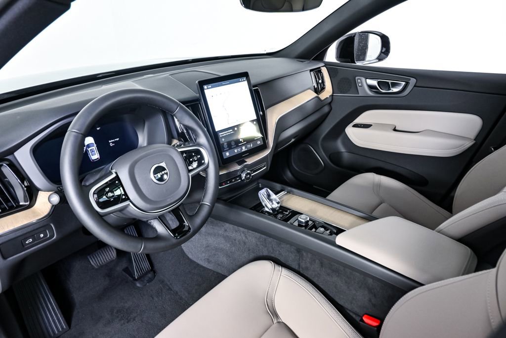 New 2026 Volvo XC60 T8 Core w/ Climate Package PRO image 4