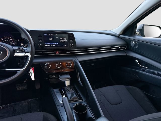 Used 2023 Hyundai Elantra SE FWD image 22