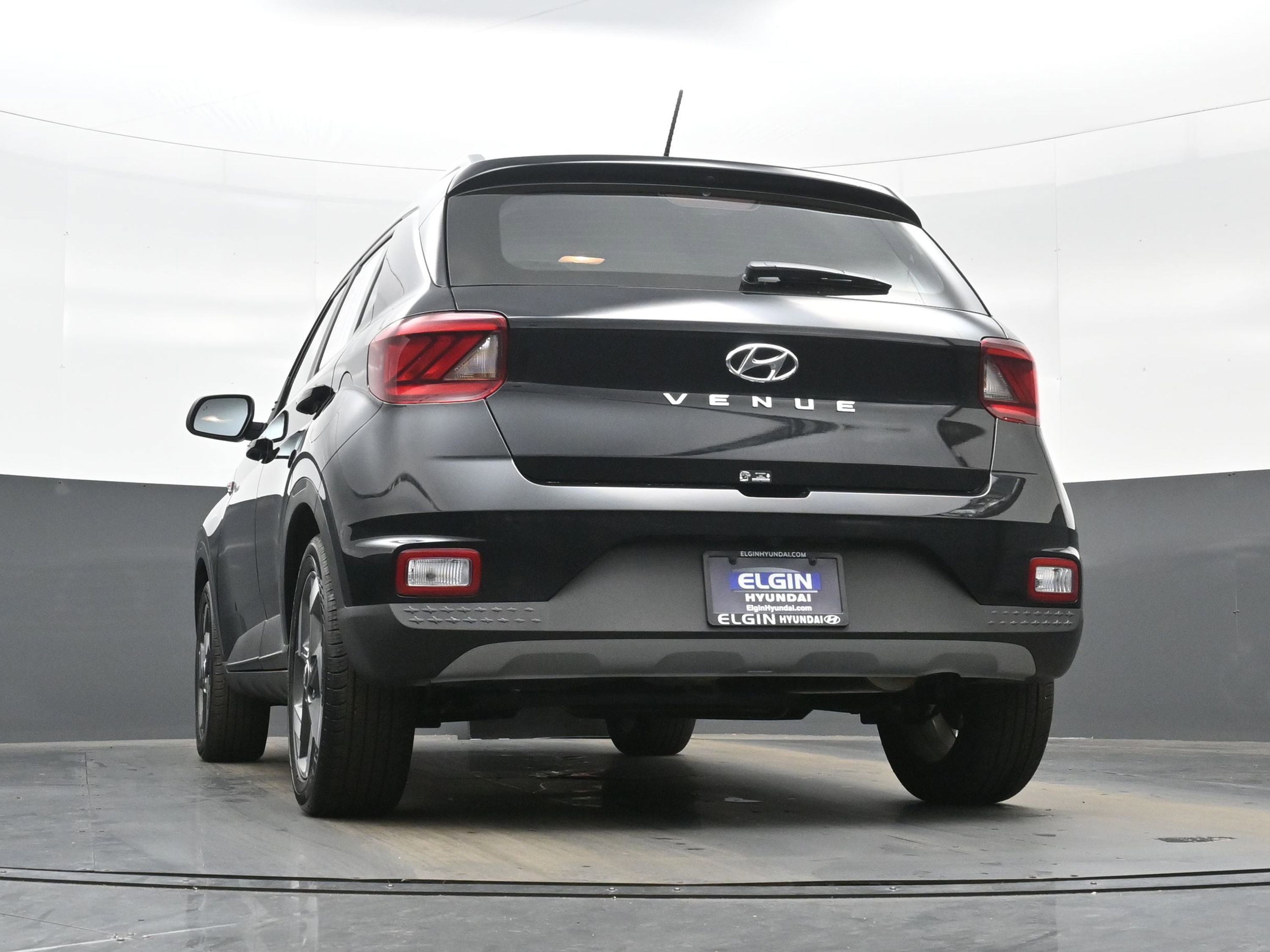 Certified 2025 Hyundai Venue SEL image 29