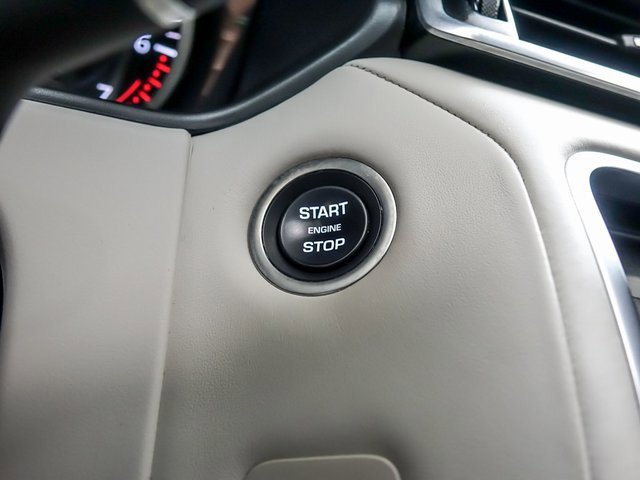 Used 2023 Land Rover Range Rover Velar HST image 19