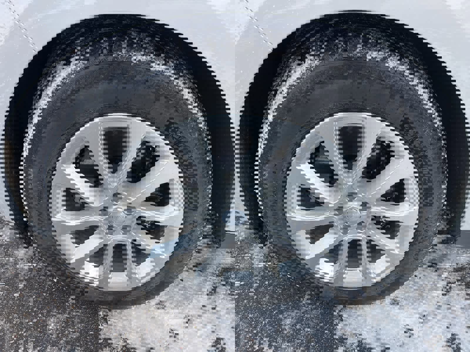 Used 2024 Land Rover Range Rover Sport SE image 9