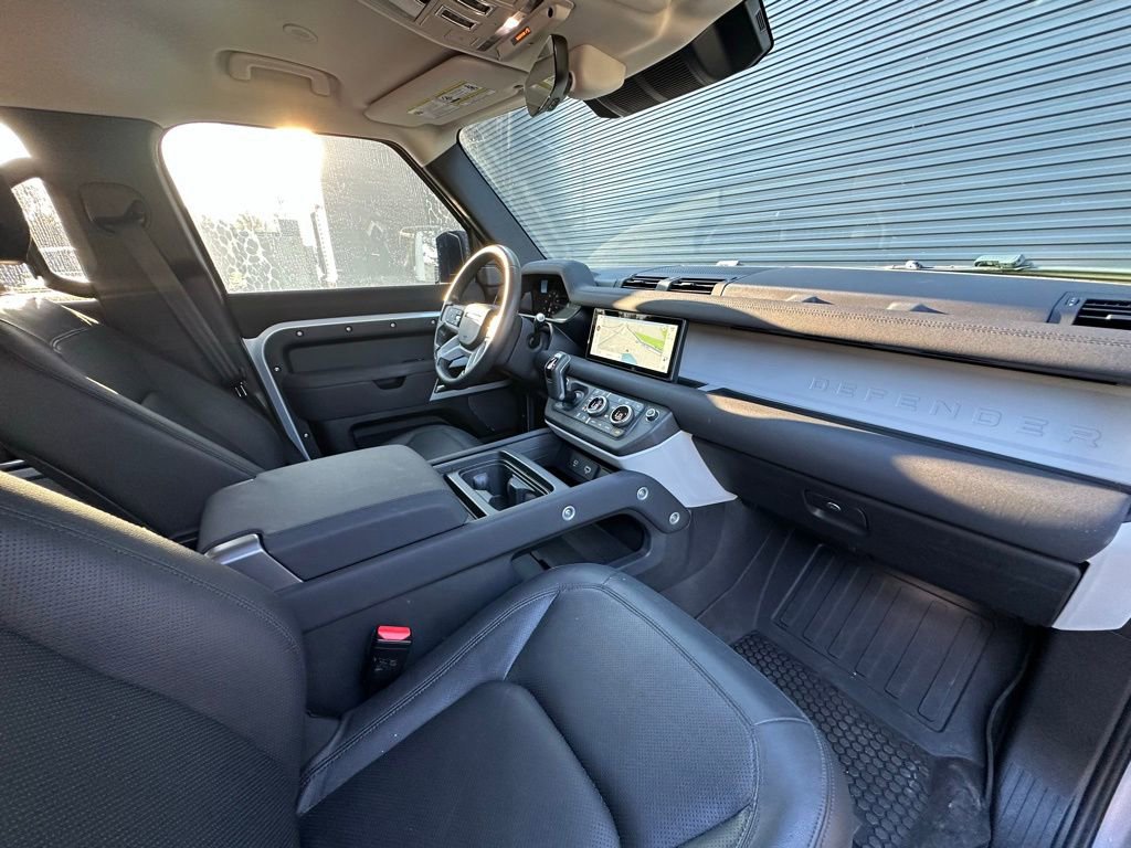 Used 2023 Land Rover Defender 110 S image 35