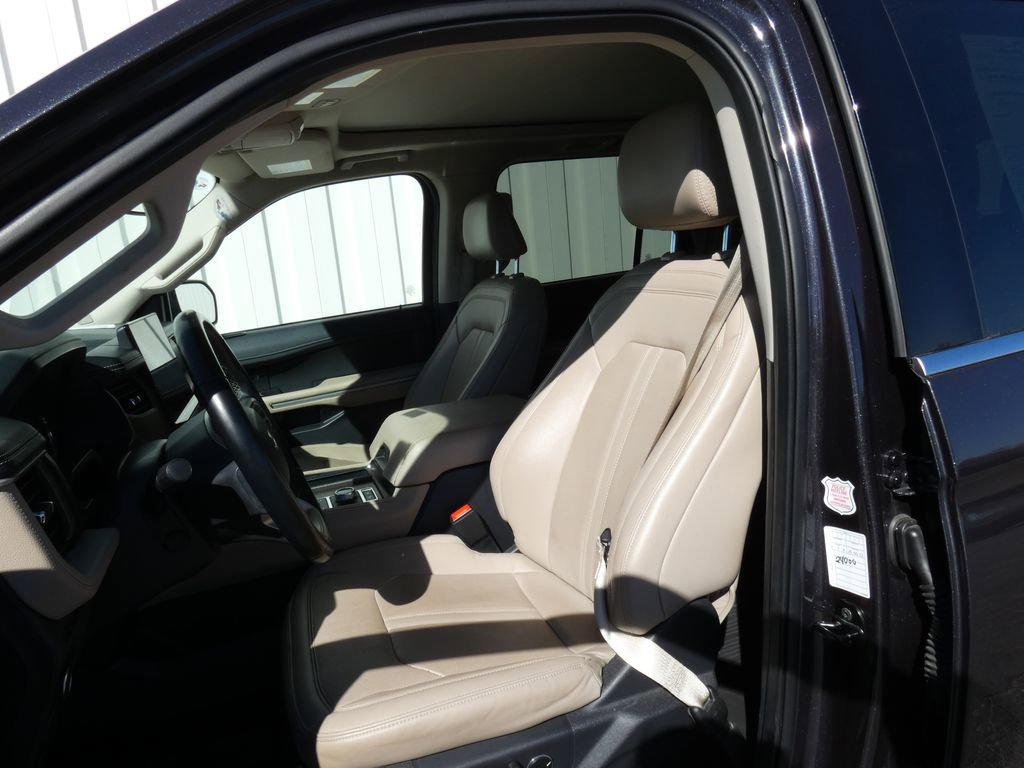 Used 2024 Ford Expedition Limited image 8