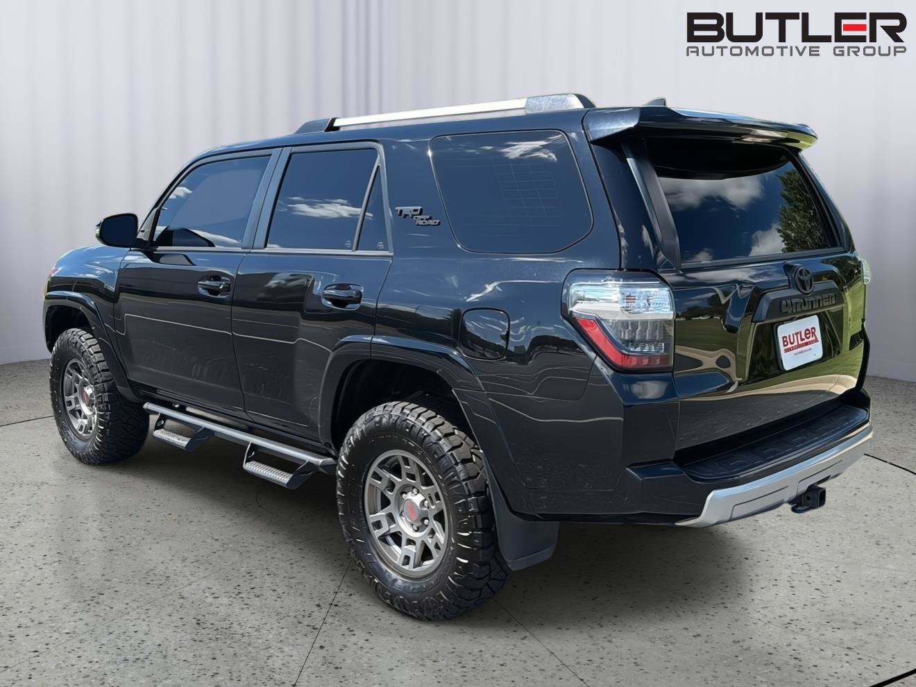 Used 2018 Toyota 4Runner TRD Off-Road Premium AWD/4WD image 4