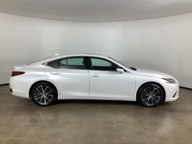 Used 2023 Lexus ES 300h w/ Premium Package FWD image 4