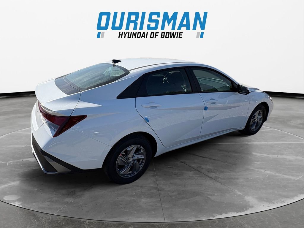 New 2026 Hyundai Elantra SE FWD image 6