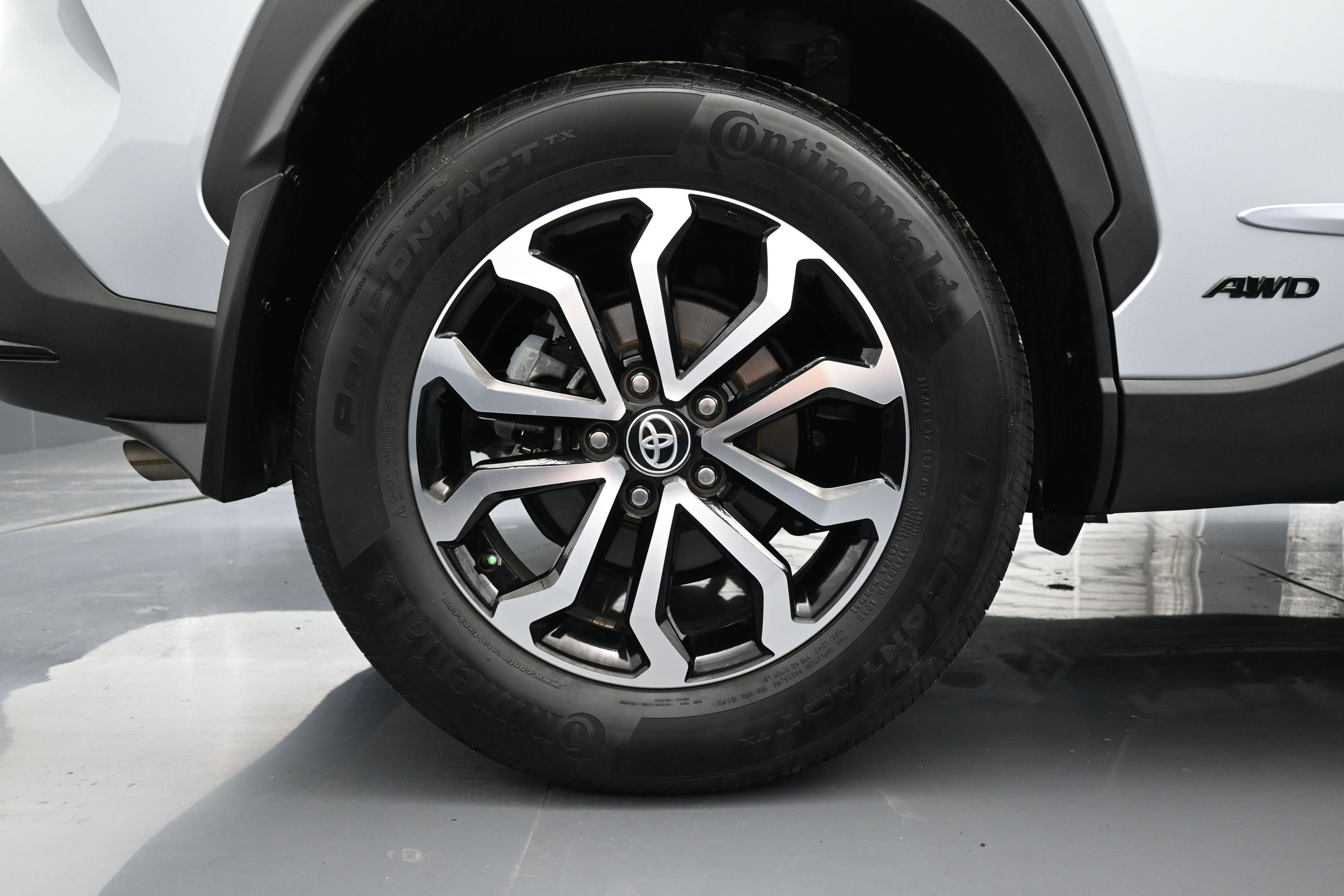 Used 2024 Toyota Corolla Cross AWD Hybrid image 18