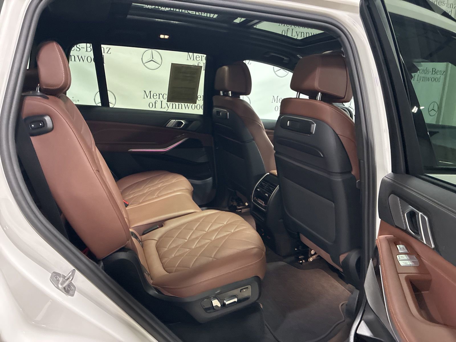 Used 2023 BMW X7 xDrive40i w/ M Sport Package image 31