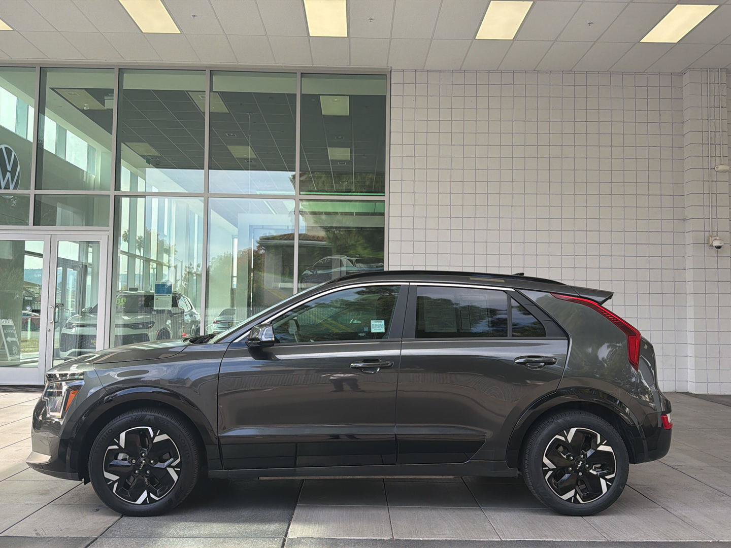 Used 2023 Kia Niro Wind FWD image 2
