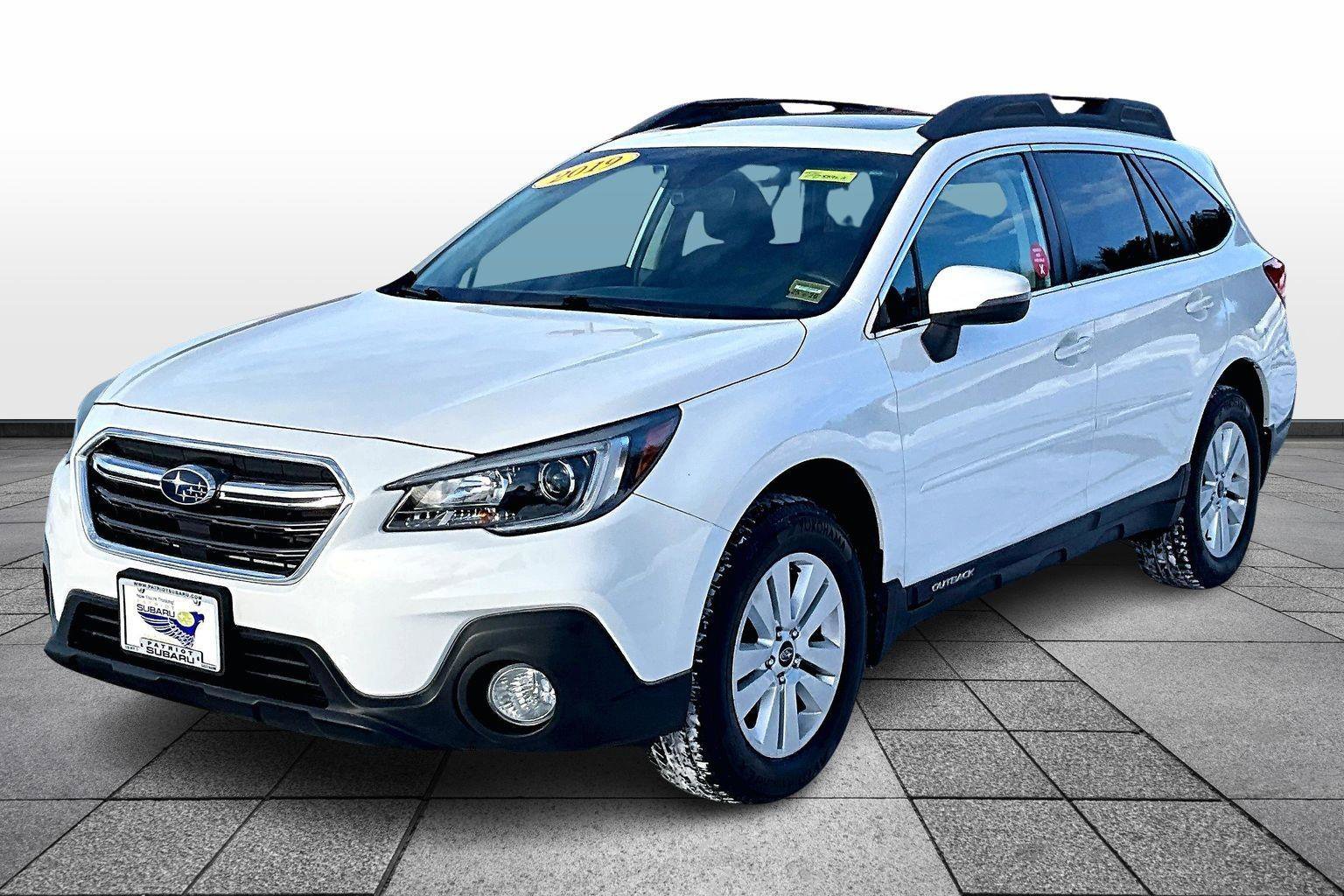 Used 2019 Subaru Outback 2.5i Premium image 11